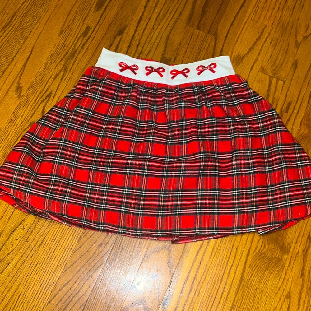 Girls 8/10 Christmas plaid skirt with embroidered bows